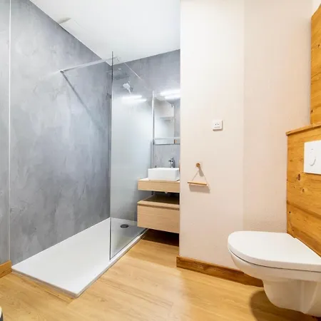 Au Petit Lion, Centre Garage Gratuit *