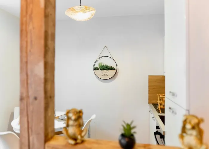 Au Petit Lion, Centre Garage Gratuit *